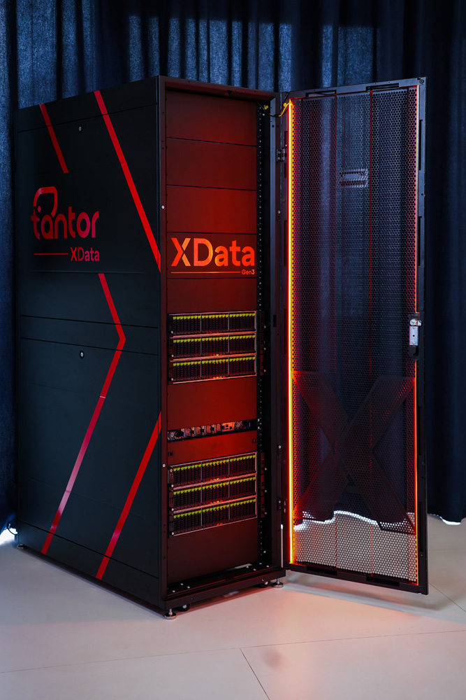 Машина баз данных Tantor XData