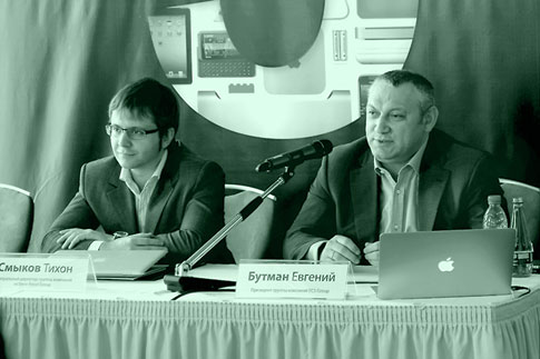 Тихон Смыков (слева) и Евгений Бутман планируют в ближайшие годы увеличить объем продаж и количество салонов re:Store как в России, так и за рубежом.