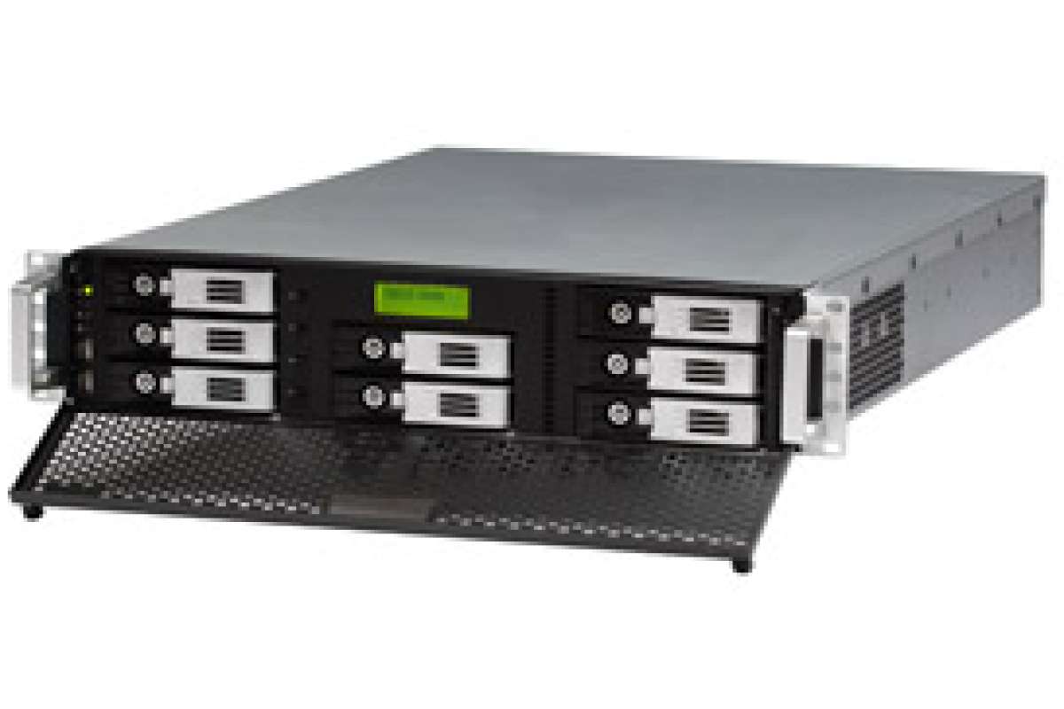 Модель Thecus N8800+ поступила на склад компании "Тайле"