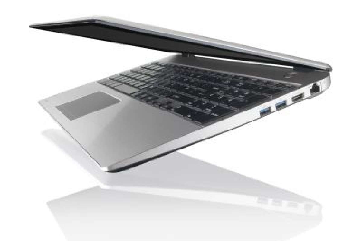 Тонкий и универсальный. Toshiba Satellite U50-A