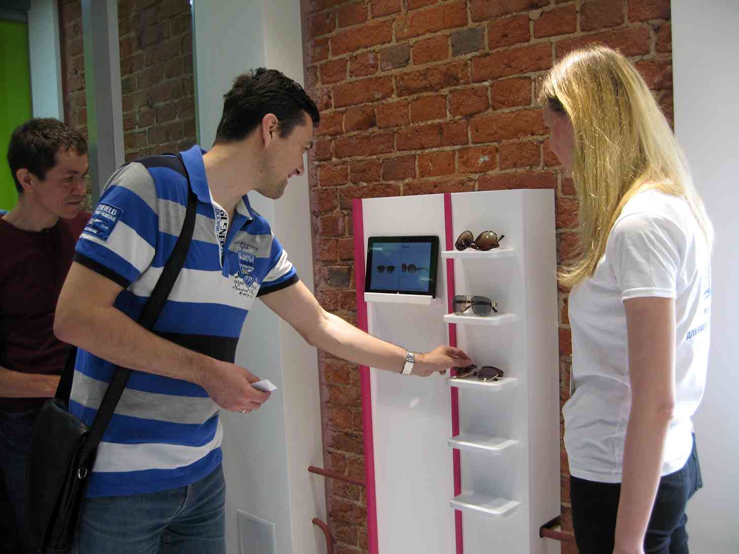 АйТиПроектquot; разворачивает RFID-систему в quot;шоу-румеquot; технологий для ритейла компа
