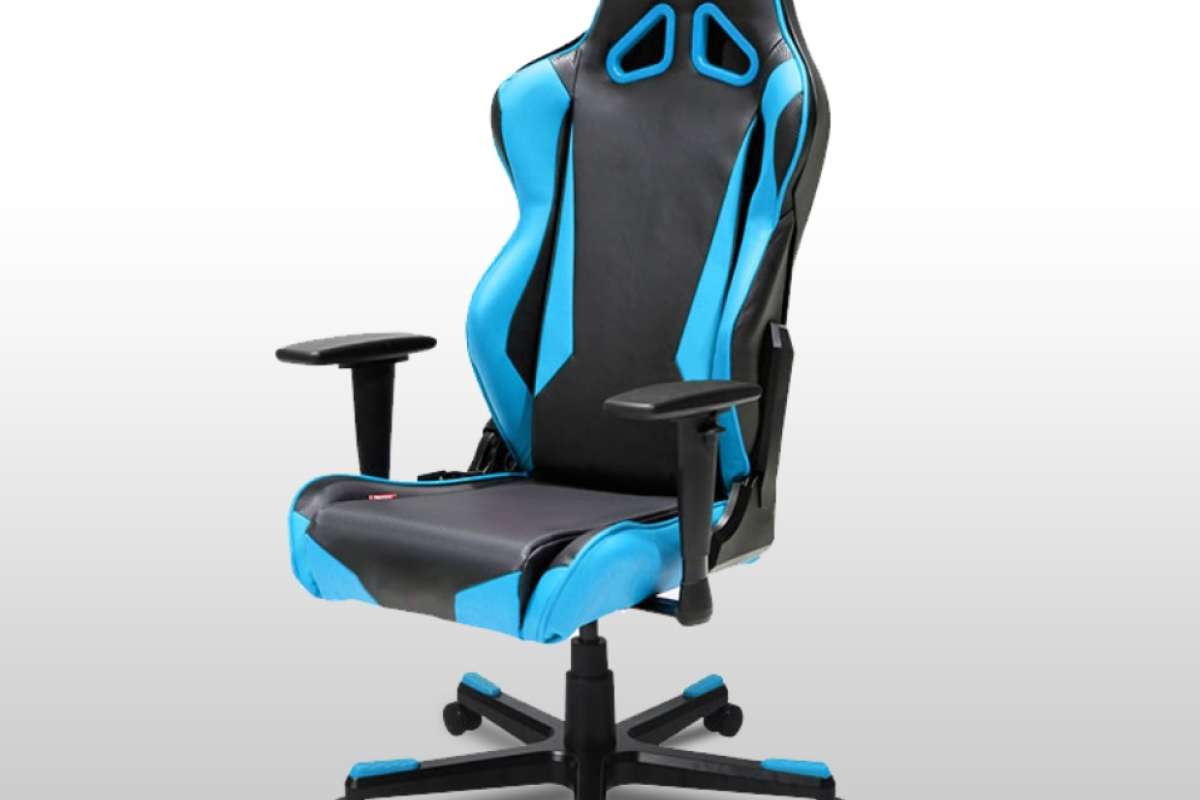 На складе Графитек для заказа доступны кресла DXRacer Racing OH/RM1/NB (Black/Blue)