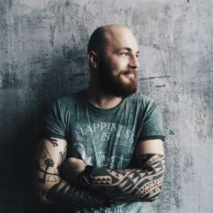 Спикер - Сергей Сараханов