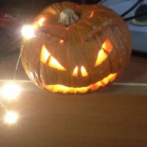 Мастер-класс по карвингу: делаем «фонарь Джека» к Хеллоуину